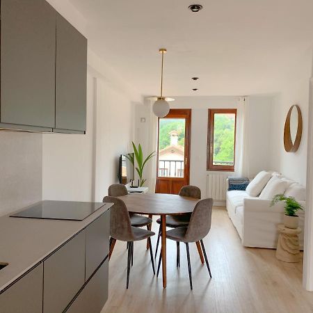 Acogedor Apartamento Con Terraza Y Parking Publico En Comillas Exteriér fotografie