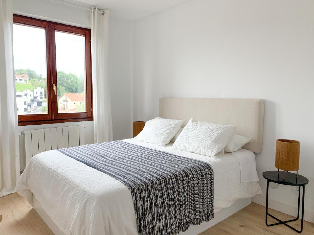 Acogedor Apartamento Con Terraza Y Parking Publico En Comillas Exteriér fotografie